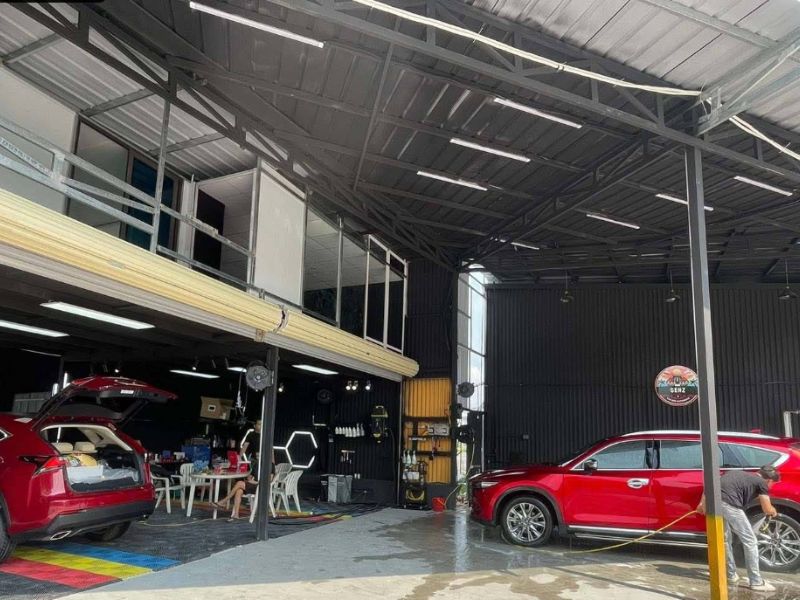 Xưởng sửa chữa xe của Z-Garage