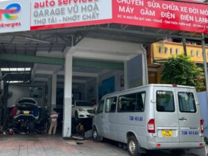 Gara ô tô Vũ Hòa - thay giảm xóc sau khi ngập nước tại Huế