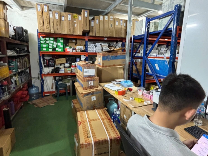 Kho phụ tùng chính hãng của Phụ Tùng Đức Anh