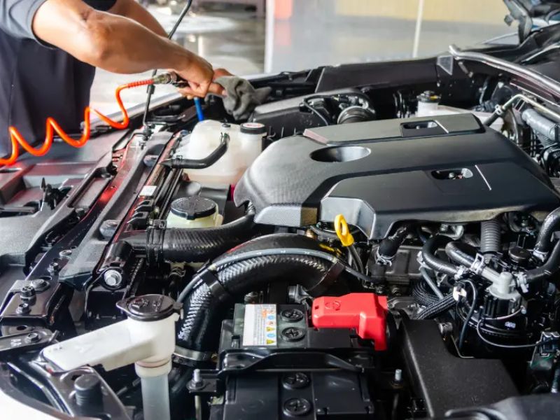 Đại tu máy Mercedes: Khi nào cần, quy trình và chi phí 2026 5 Thay mới các chi tiết đã mòn để đảm bảo động cơ vận hành ổn định