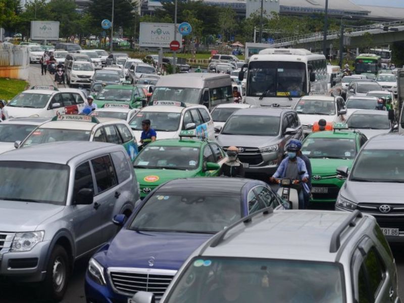 Xe BMW 320i chạy nhiều trong nội đô, thường xuyên kẹt xe sẽ làm hệ thống phanh xuống cấp nhanh hơn