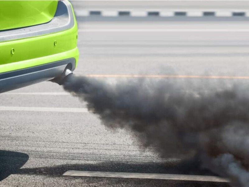 Xe ô tô ra khói đen / khói trắng