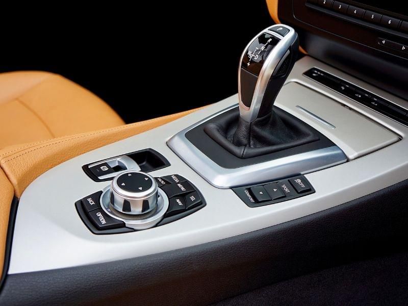 Cách khắc phục xe ô tô khó vào được số