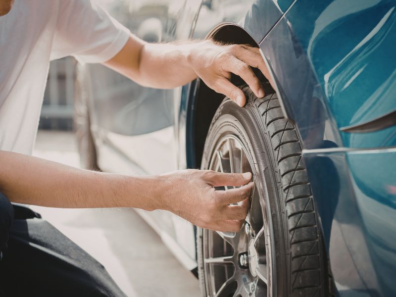 Cân bằng động lốp ô tô: Dấu hiệu cần làm, lợi ích và chi phí 2026 2 Cân bằng động lốp ô tô nên làm định kỳ 6 tháng 1 lần