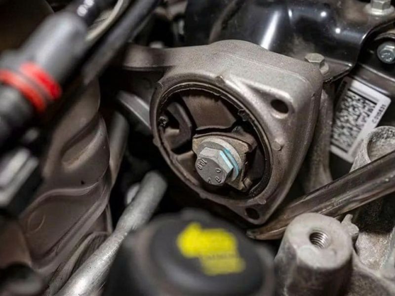 Động cơ rung, nổ không đều khi garanti