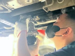 Giá thay lốc điều hòa ô tô