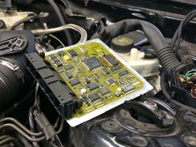 Lỗi cảm biến và ECU điều khiển động cơ