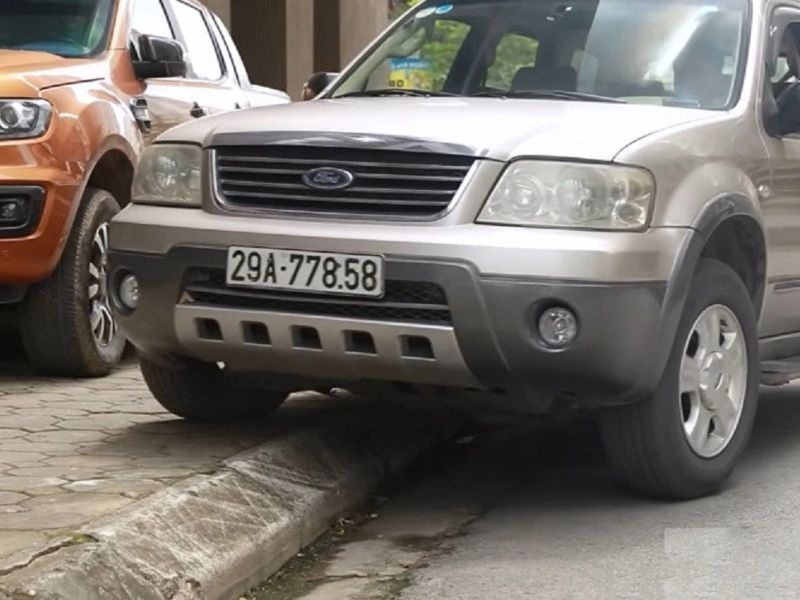 Dấu hiệu rách chụp bụi rotuyn, nguyên nhân và cách xử lý 7 Hạn chế đi ổ gà, leo vỉa hè gắt