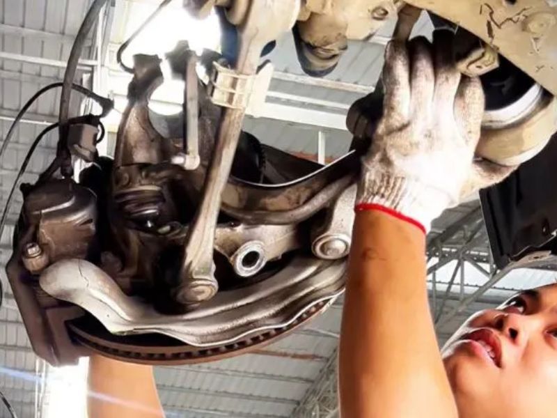 Dấu hiệu càng cong rách cao su, nguyên nhân & cách xử lý triệt để 5 Thay cả bộ càng cong mới để đảm bảo chất lượng khi vận hành