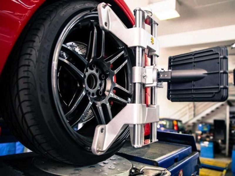 Thực hiện cân chỉnh thước lái sau khi hoàn tất việc thay thế