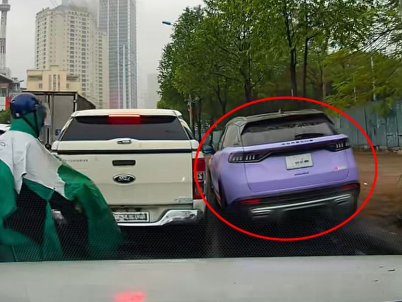 Dấu hiệu càng cong rách cao su, nguyên nhân & cách xử lý triệt để 4 Xe thường xuyên leo vỉa hè cũng khiến cao su càng nhanh xuống cấp