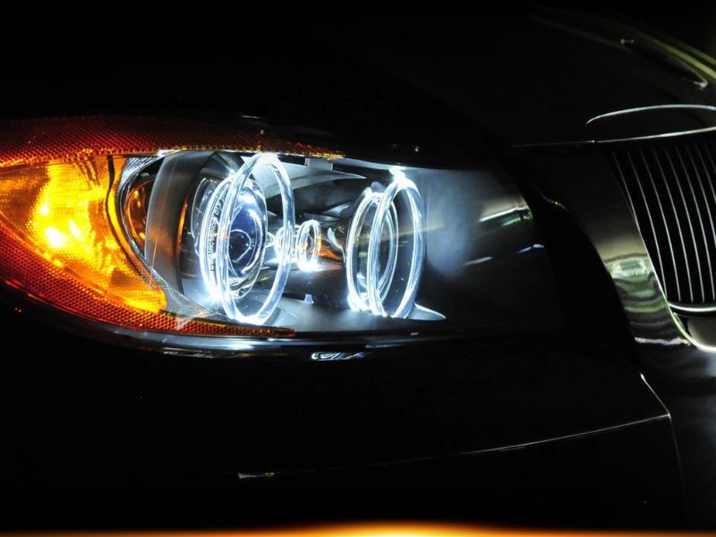 Nguyên nhân và cách xử lý khi cháy bóng đèn phanh trung tâm ô tô 1 Bóng đèn hoặc dải LED hết tuổi thọ trên xe ô tô