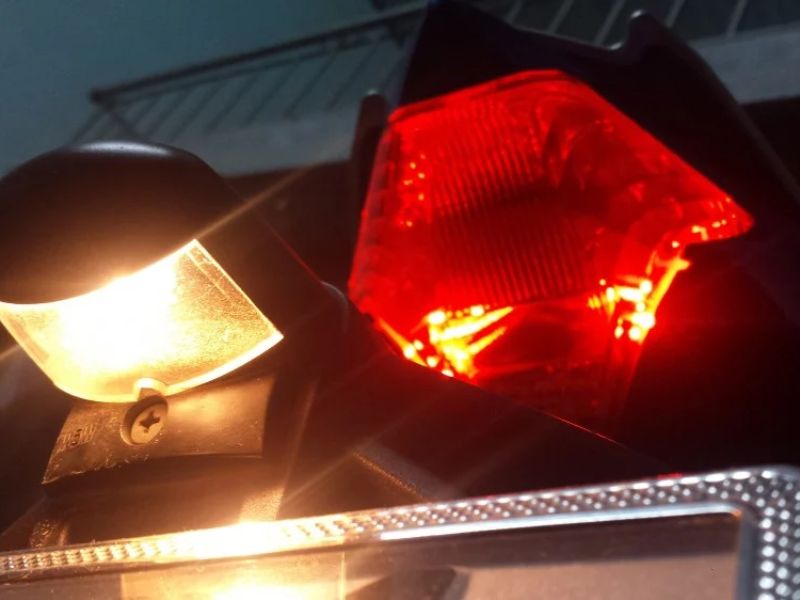 Quy định pháp luật về đèn soi biển số