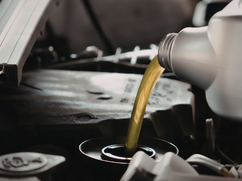 Thay dầu động cơ chất lượng để turbo vận hành ổn định