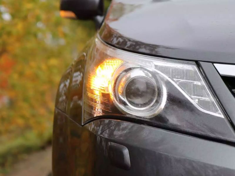 Nguyên nhân ô tô cháy bóng xi nhan và cách xử lý đơn giản 5 Xi nhan nháy nhanh hơn bình thường