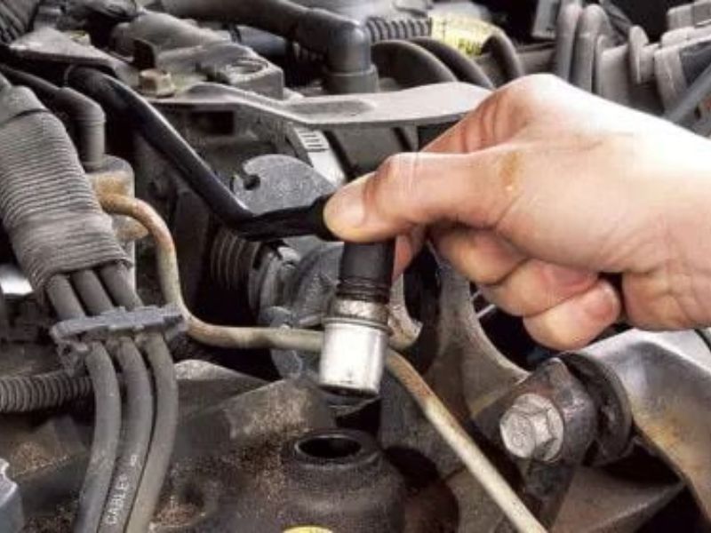 Áp suất cacte tăng cao (Van PCV tắc)