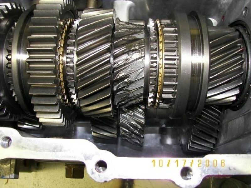 Bánh răng số lùi không có đồng tốc