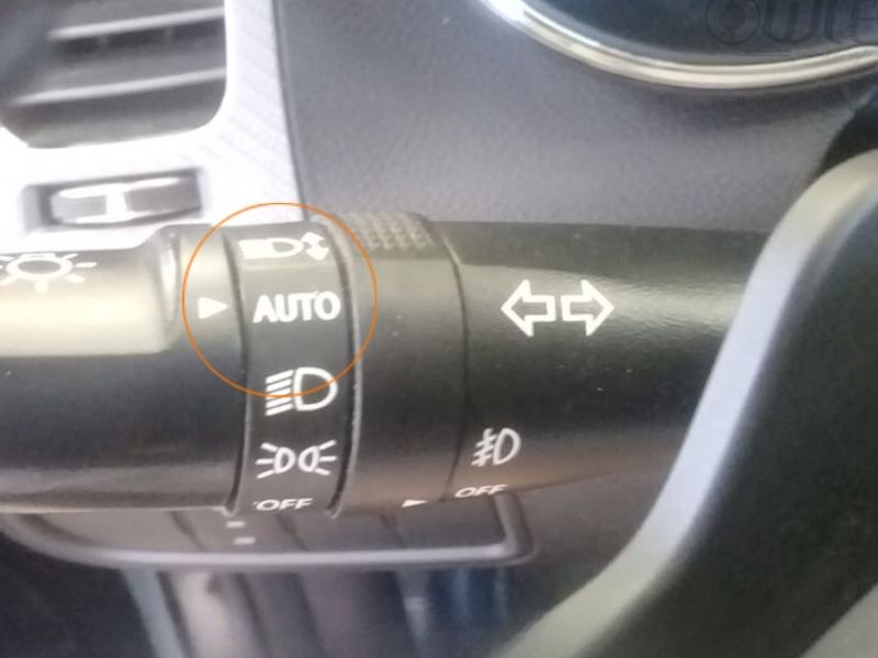 Chế độ đèn tự động (Auto light)