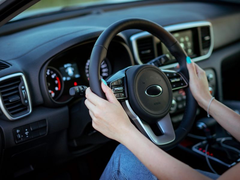 Chủ động quan sát dấu hiệu bất thường khi lái xe