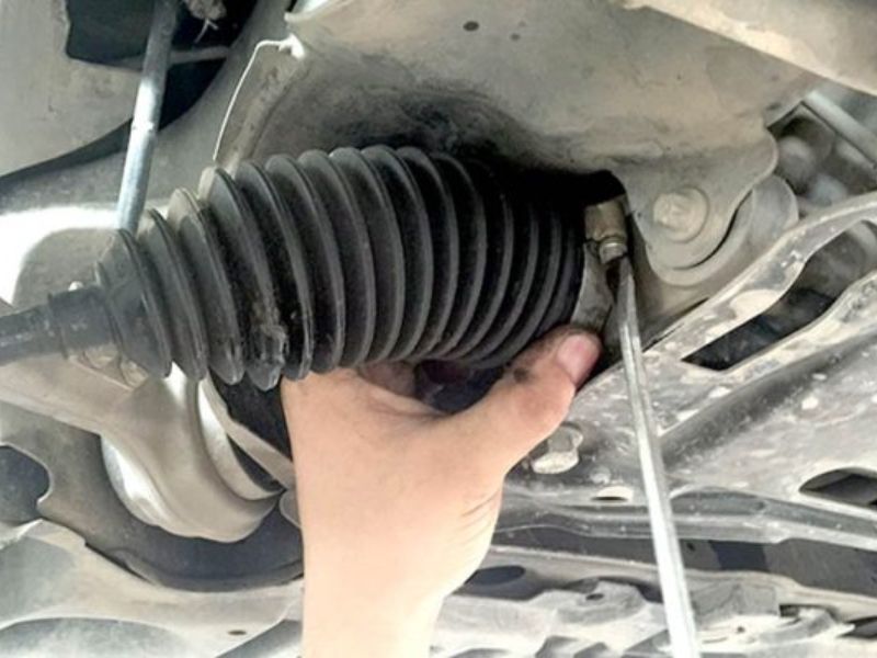 Chủ xe nên chủ động kiểm tra thước lái định kỳ sau 20.000 – 30.000 km