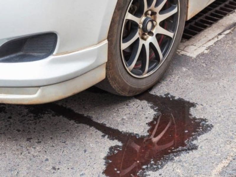 Dầu trợ lực lái bị rò rỉ nhiều khiến mức dầu giảm nhanh