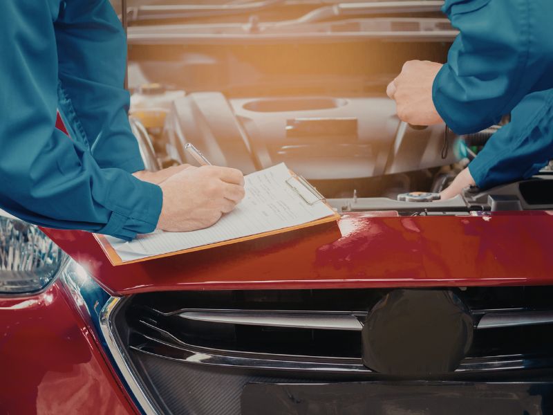 Đưa xe đến gara để được chẩn đoán và khắc phục lỗi quạt động cơ nhanh chóng