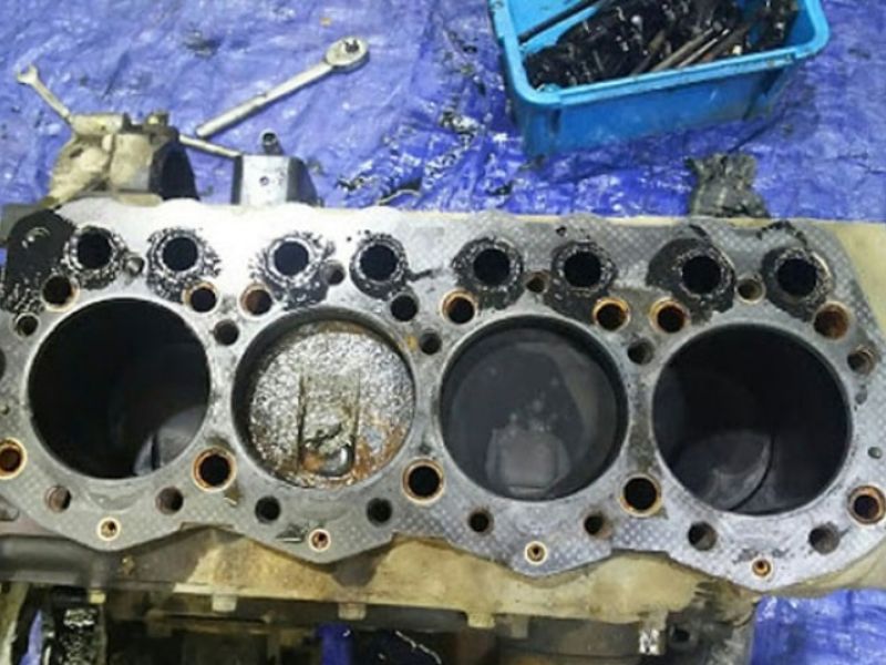 Dấu hiệu nhận biết nhớt xe bị vô nước, nguyên nhân và xử lý 4 Gioăng quy lát bị hỏng