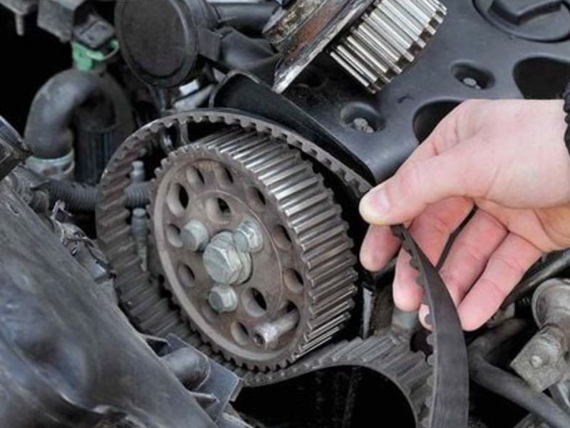 Kiểm tra dây curoa dẫn động bơm trợ lực