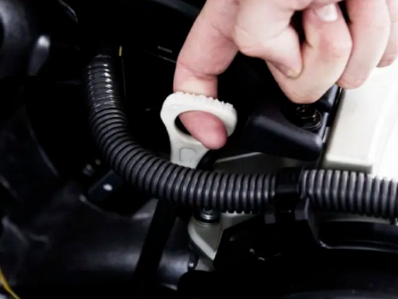 Kiểm tra mức và tình trạng dầu hộp số