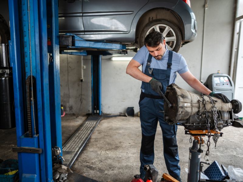 Đại tu hộp số ô tô: Dấu hiệu cần làm, chi phí & địa chỉ uy tín 6 Lắp lại hộp số ô tô và cân chỉnh lại sao cho hộp số chạy mượt