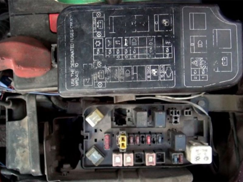 Lỗi rơ-le xi nhan trên xe ô tô