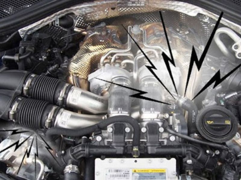 Dấu hiệu nhận biết nhớt xe bị vô nước, nguyên nhân và xử lý 2 Máy ô tô kêu to