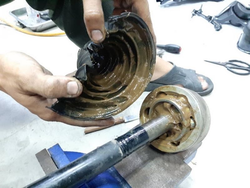 Sử dụng sai loại mỡ láp