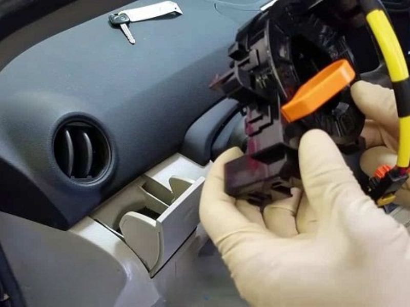 Thay mới cụm còi để đảm bảo an toàn khi lái xe