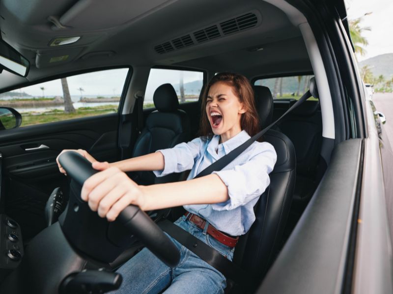 Vô lặng bị nặng khiến xe khó đánh lái