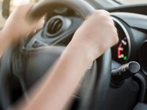 xe bị rung khi dừng đèn đỏ