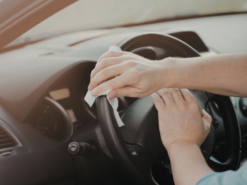 Xử lý khóa vô lăng để chìa khóa ô tô xoay được