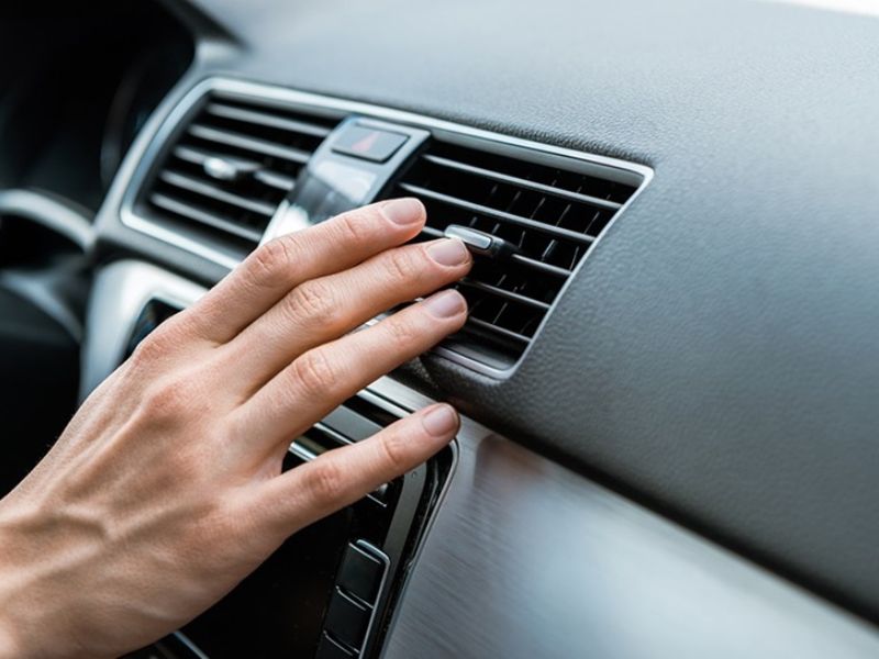 Hướng dẫn chỉnh cửa gió điều hòa ô tô tại nhà mát nhanh, dễ làm 4 Gió chỉ thổi một bên, bên còn lại rất yếu hoặc không có gió trên xe ô tô