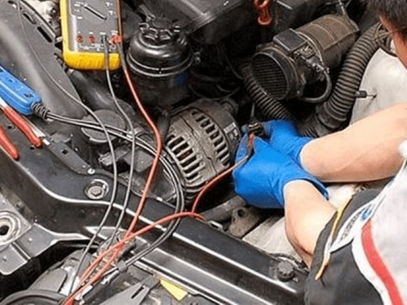 Nguyên nhân điện ô tô chập chờn, cách kiểm tra và xử lý 5 Kiểm tra máy phát điện (máy sạc)