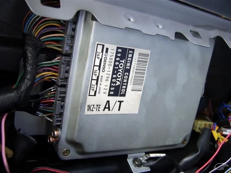 Kiểm tra tín hiệu từ hộp số/ECU