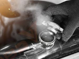 xe bị sôi két nước