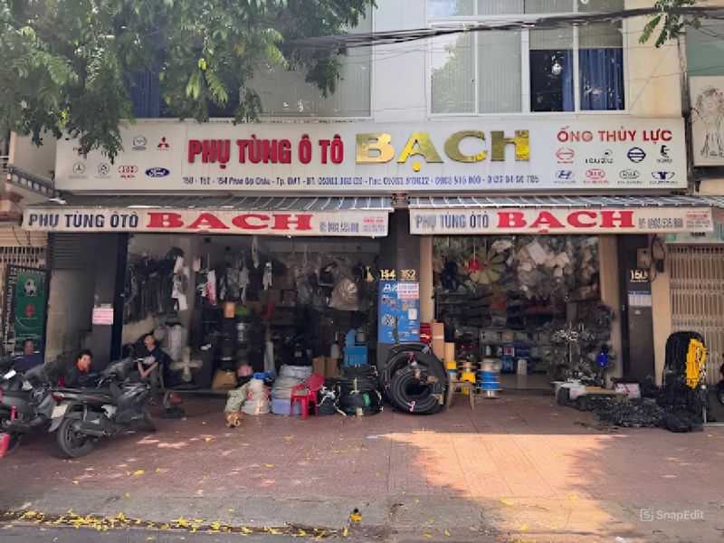 Cửa Hàng Phụ Tùng Ô Tô Bạch