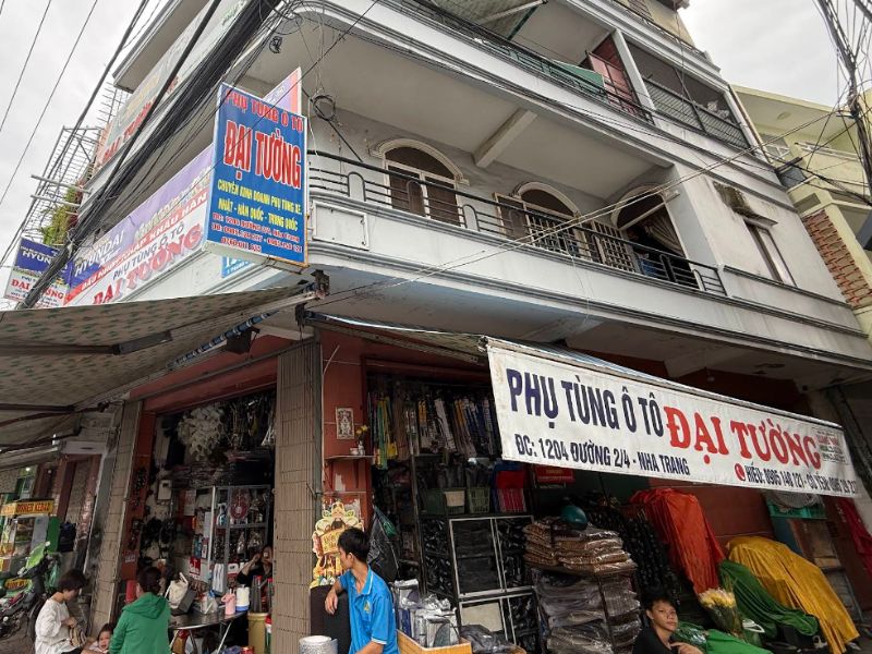 Cửa Hàng Phụ Tùng Ô Tô Đại Tường