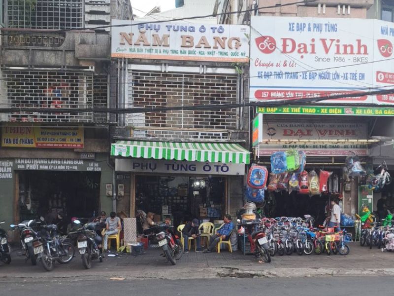 Cửa Hàng Phụ Tùng Ô Tô Năm Bang