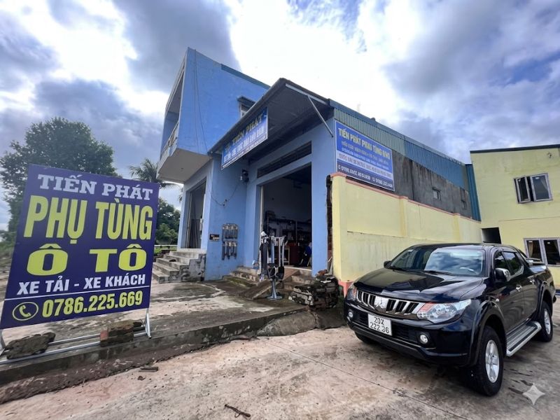 Cửa hàng phụ tùng ô tô TIẾN PHÁT