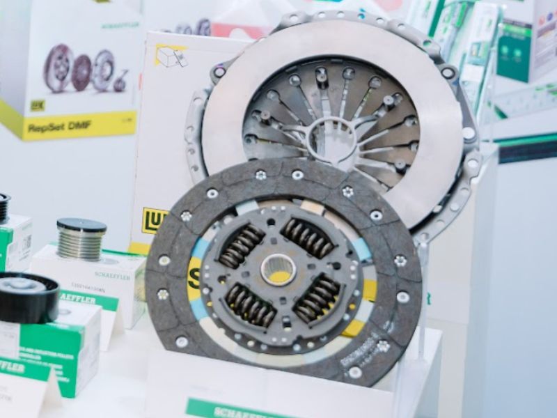 Sản phẩm nổi bật Schaeffler: LuK, INA, FAG mạnh ở nhóm nào? 1 Bộ ly hợp và bánh đà kép LuK