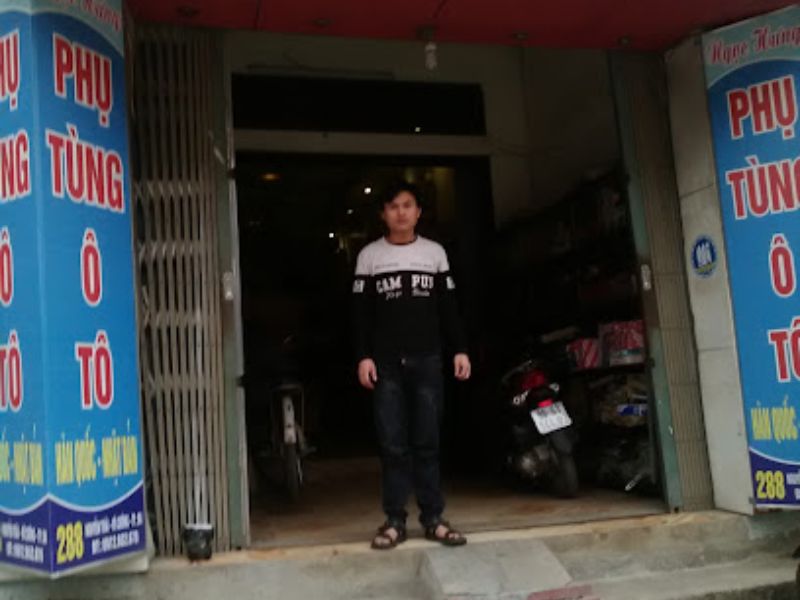 Cửa hàng phụ tùng ô tô Ngọc Hưng