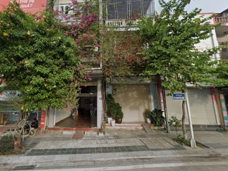 Cửa hàng phụ tùng ô tô Phương Nguyên