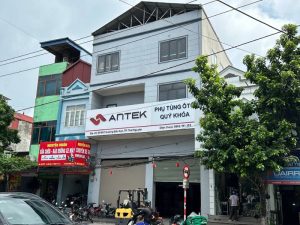 Cửa Hàng Phụ Tùng Ô Tô Quý Khóa