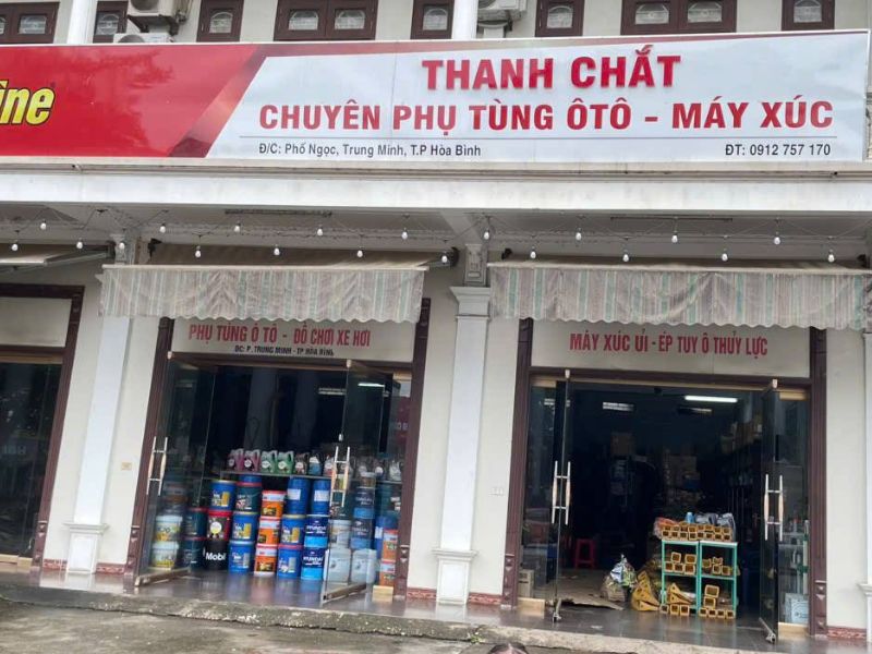Cửa hàng phụ tùng ô tô Thanh Chắt